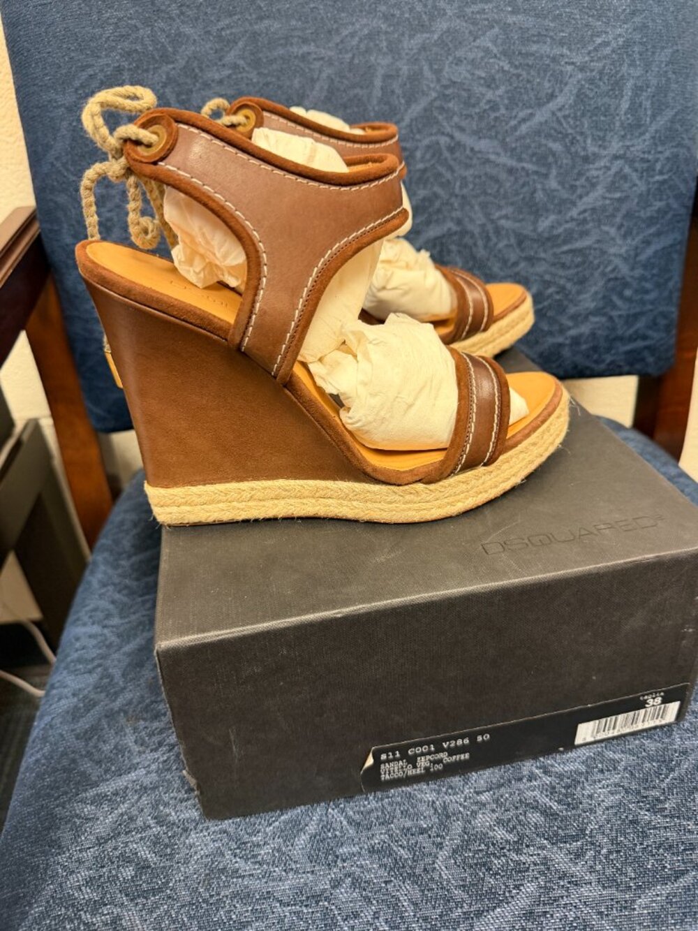 Authentic DSQUARED2 Women US size 8 Brown Leather Platform Sandals with Tie Back